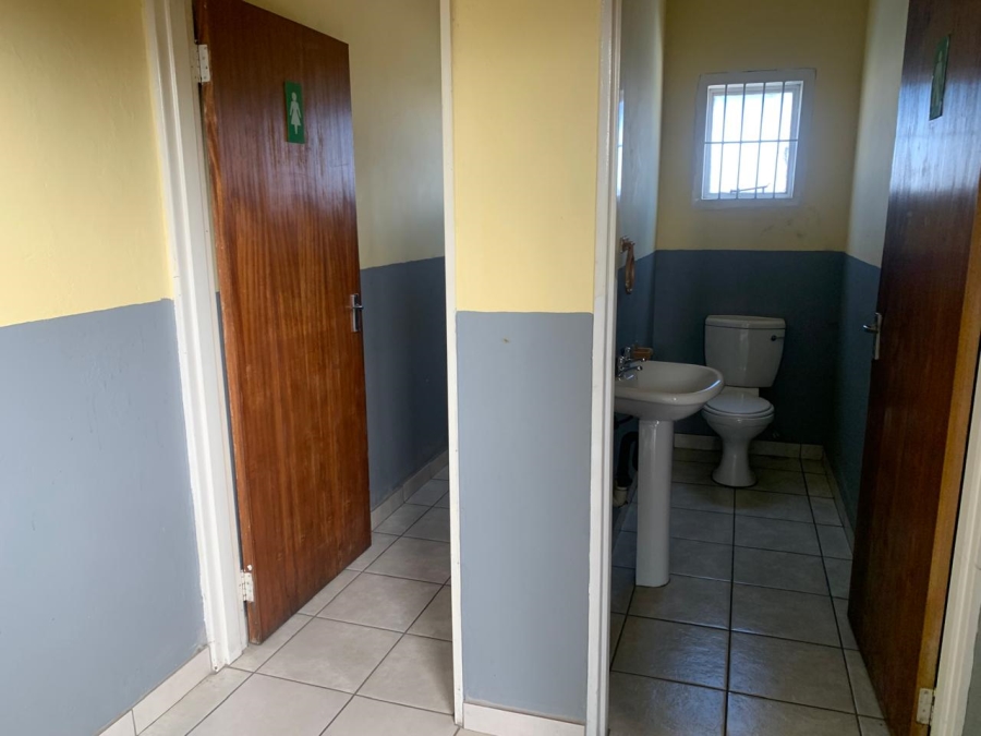 To Let commercial Property for Rent in Hamilton Free State